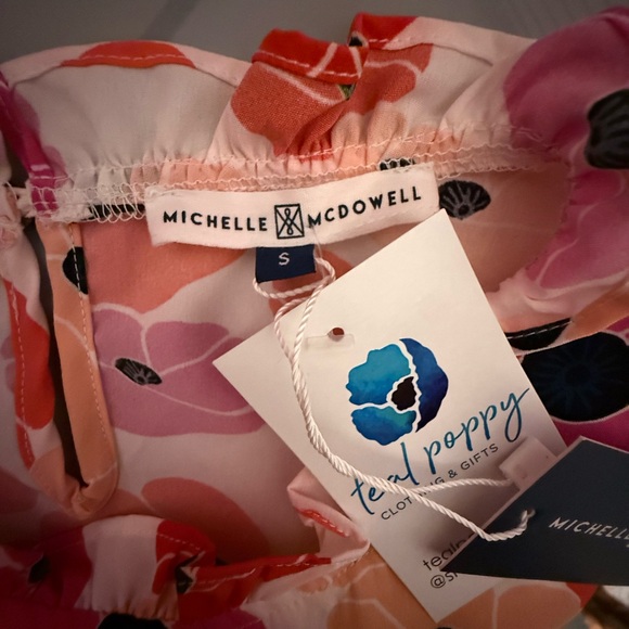 Floral blouse, size Small, by Michelle McDowell. NEW WITH TAGS! - Picture 5 of 6